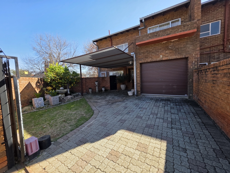 3 Bedroom Property for Sale in Naudeville Free State
